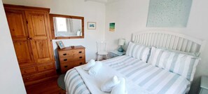 2 soverom, strykejern/-brett, reiseseng for barn og wi-fi (inkludert)