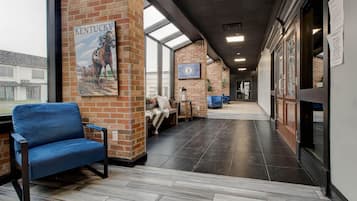 Coin salon dans le hall
