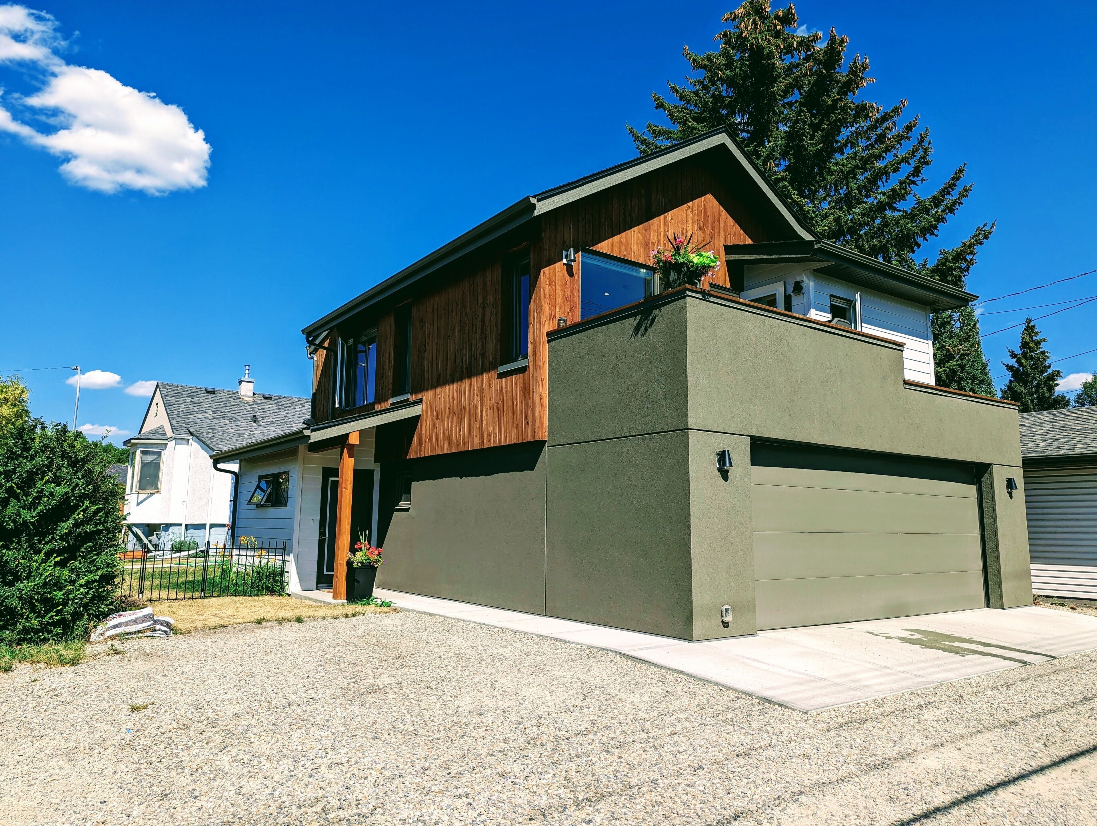 Live the Laneway Scene! In the heart of Calgary