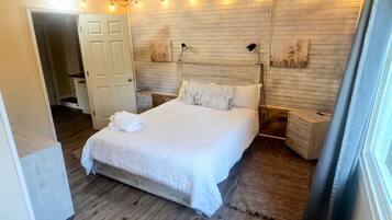 4 bedrooms, iron/ironing board, WiFi, bed sheets