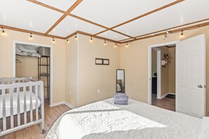 4 chambres, fer et planche à repasser, Wi-Fi, literie fournie