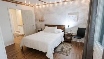 4 bedrooms, iron/ironing board, WiFi, bed sheets