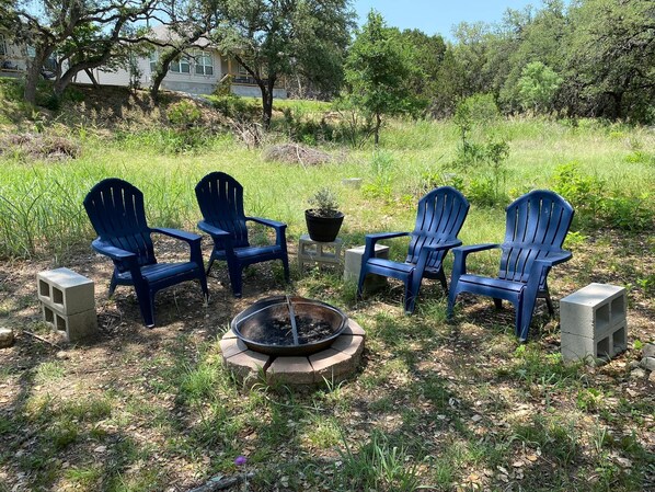 Property grounds - Poppy Seed Cottage (Canyon Lake)