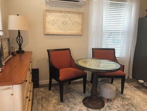 Dining - Poppy Seed Cottage (Canyon Lake)