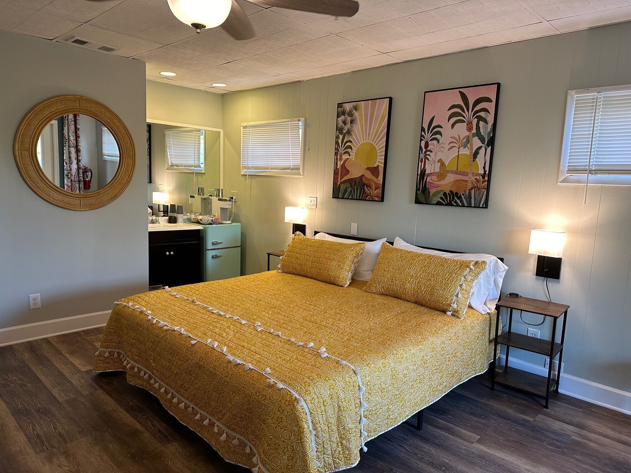 room #5, upstairs suite, 1 king bed and 2 twin trundle beds, private balcony | free wifi, bed sheets