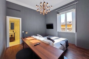 Deluxe Room | Premium bedding, in-room safe, desk, blackout drapes - Youroom - Coppelle (Rome)