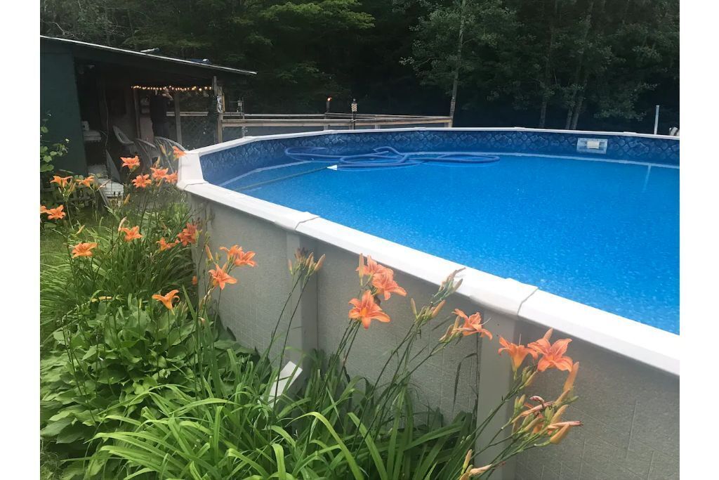 Annabel’s Entire house . Private backyard ,pool ,fire pit. 25 Miles to Acadia
