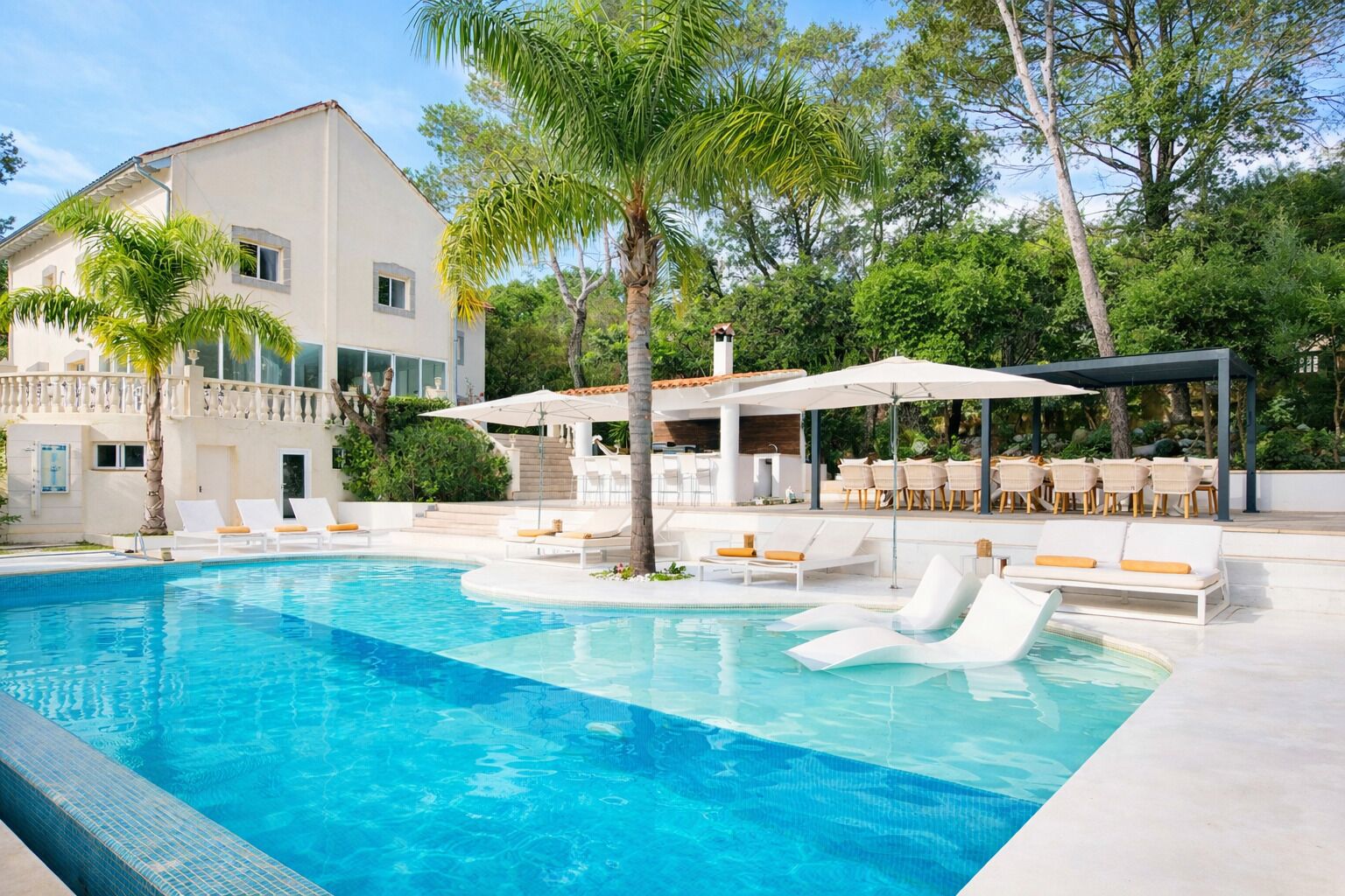 Indoor pool, outdoor pool