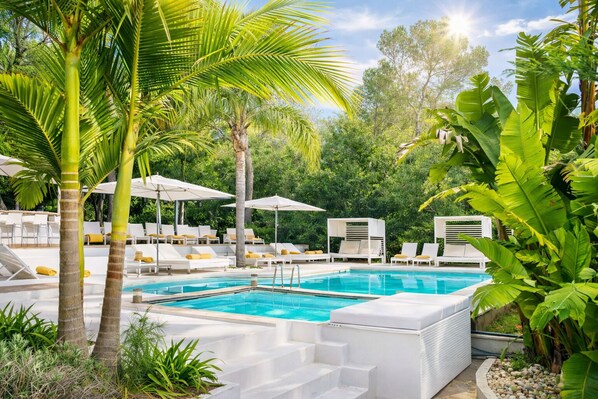 Indoor pool, outdoor pool