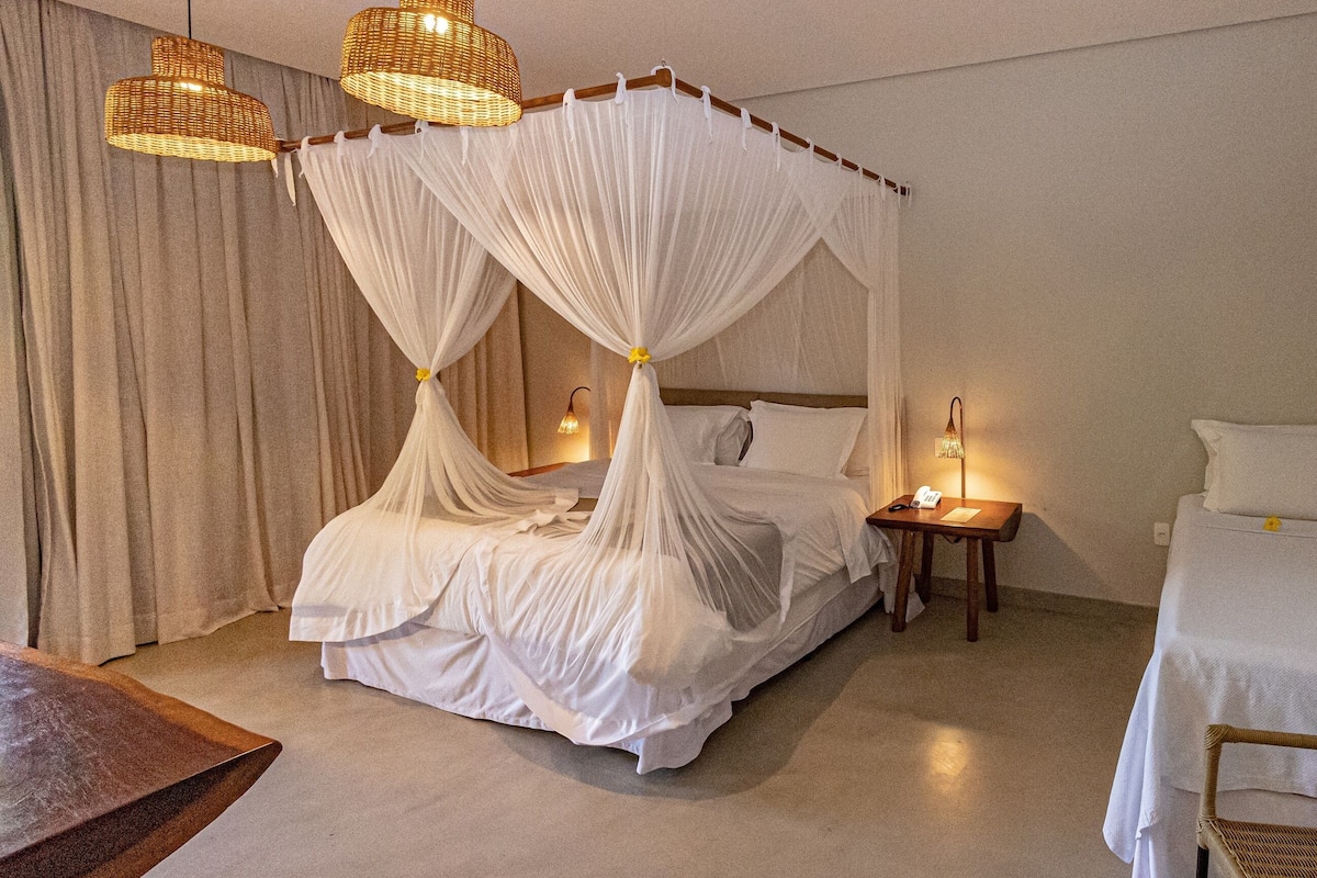 Deluxe Room | Peralatan tempat tidur premium, tilam berlapik, bar mini, meja 