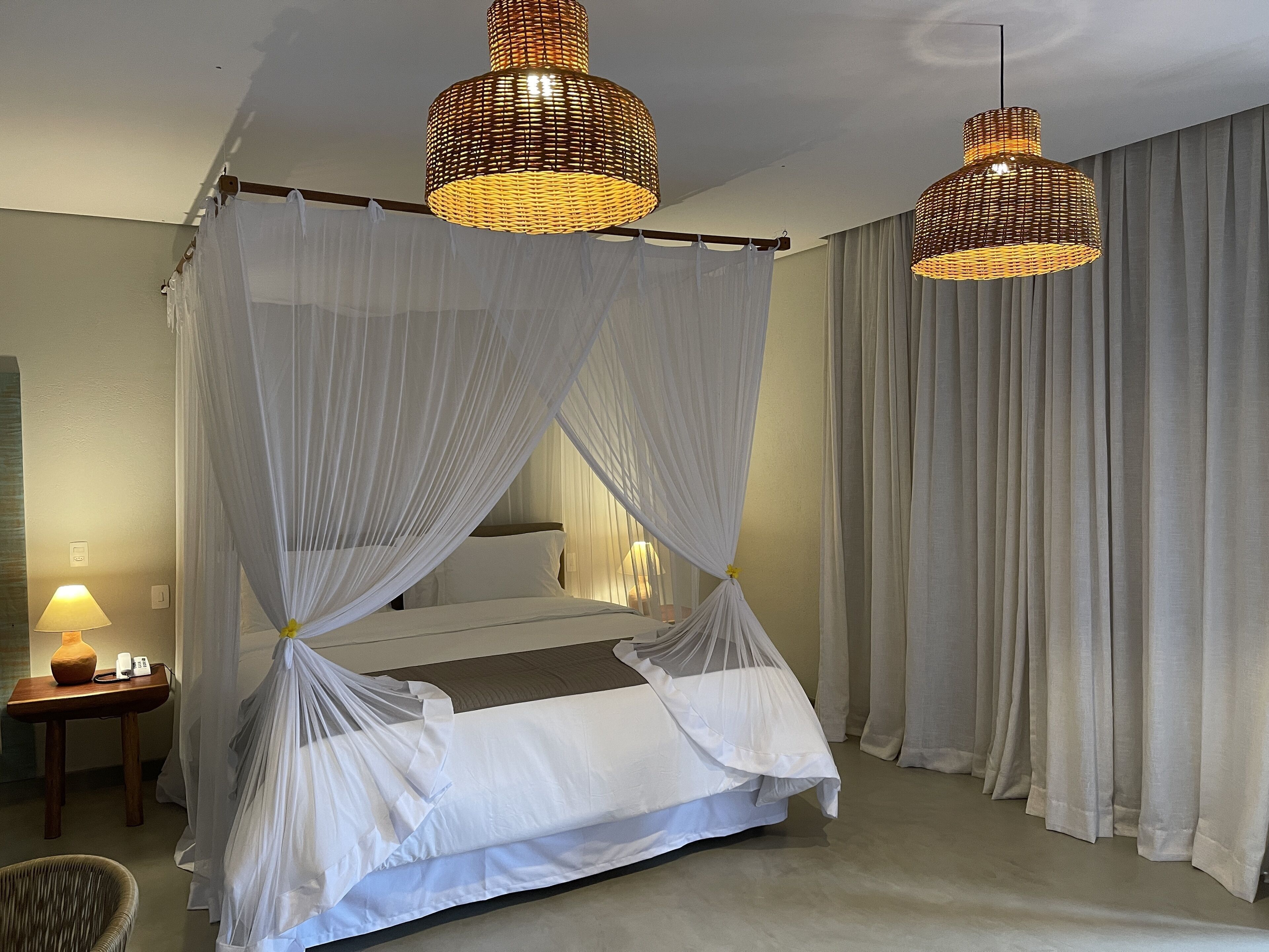 Peralatan tempat tidur premium, tilam berlapik, bar mini 
