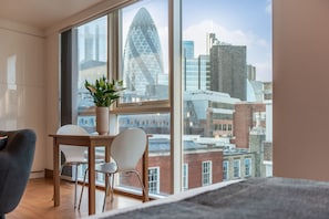View from property - Tower Hill City Centre Luxury Apartments (London)