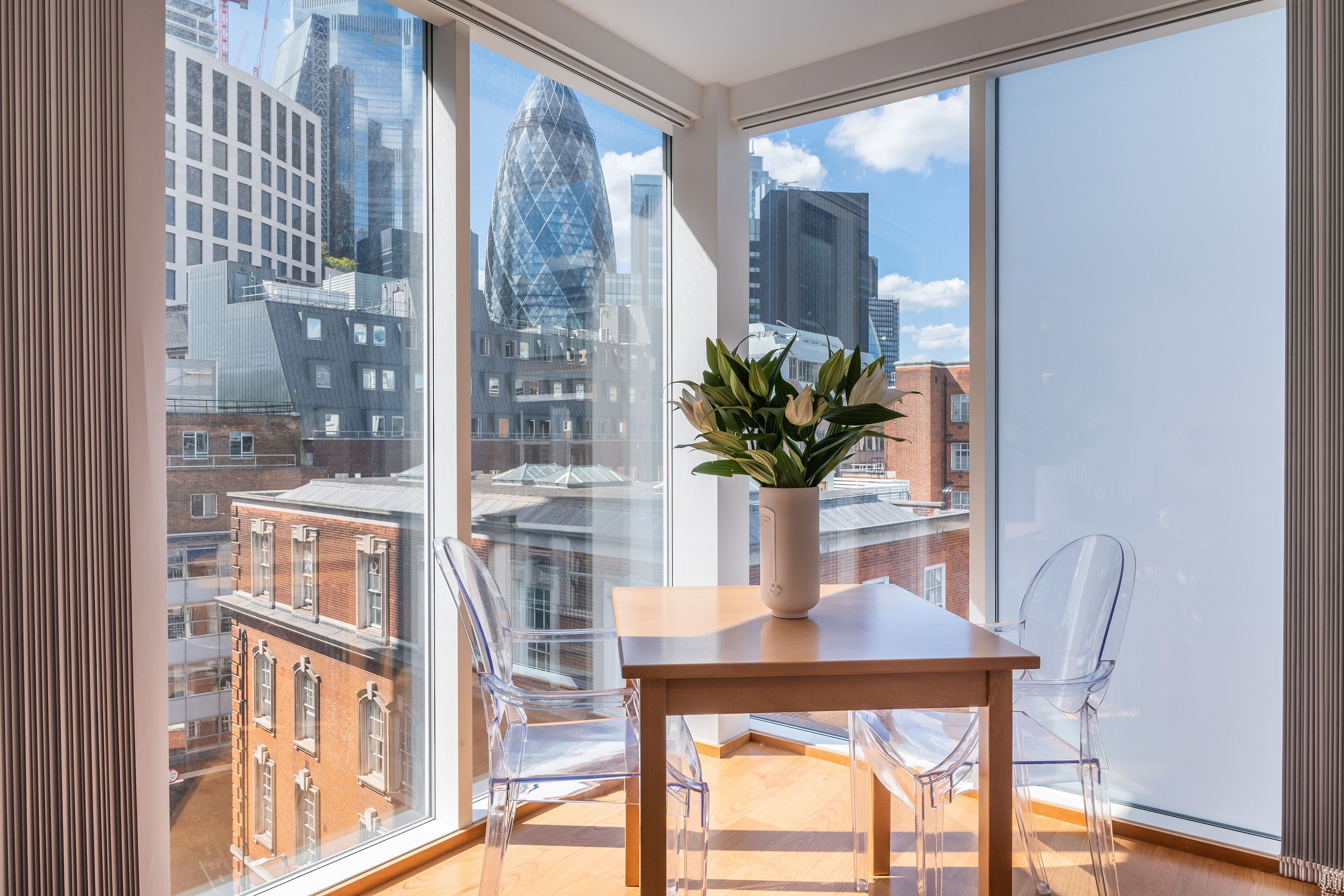 Standard Studio | Private kitchenette | Fridge, microwave, oven, stovetop