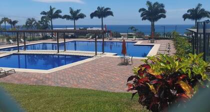 Large house in Manta, spectacular ocean view!