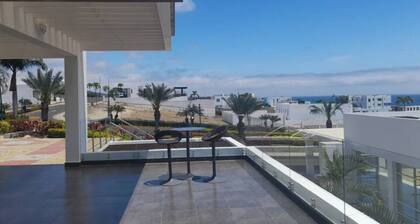Large house in Manta, spectacular ocean view!