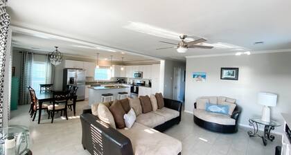 Rip Line Lodge at Venice Marina- 3bedroom/2bath lodge