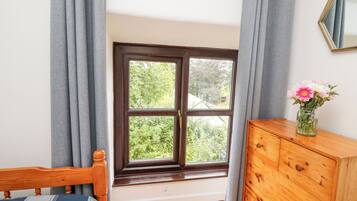 Chaumière | 2 chambres, décor unique, ameublement unique, accès au Wi-Fi (inclus)