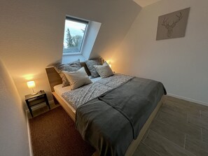 1 Schlafzimmer, Reisekinderbett, kostenloses WLAN, Bettwäsche