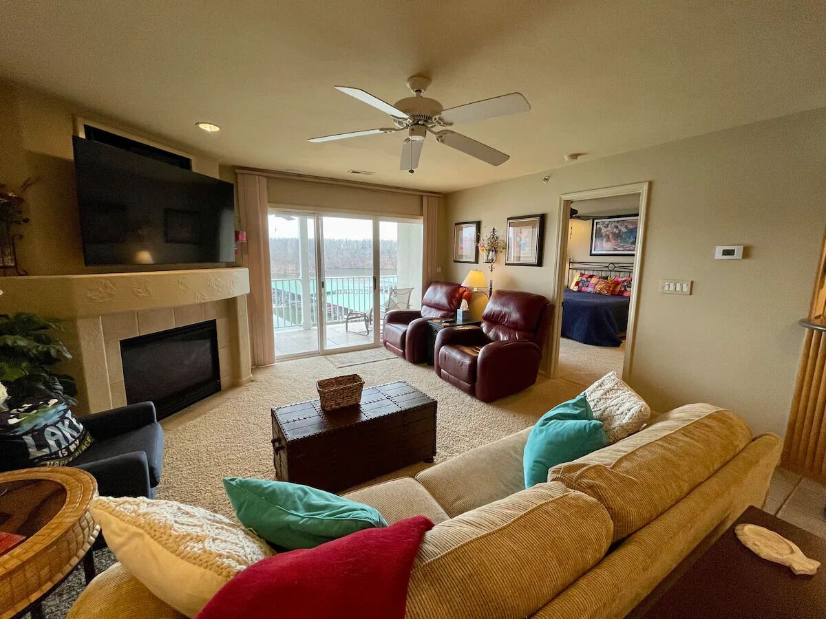 Beautiful lake front condo in perfect location by land and water.