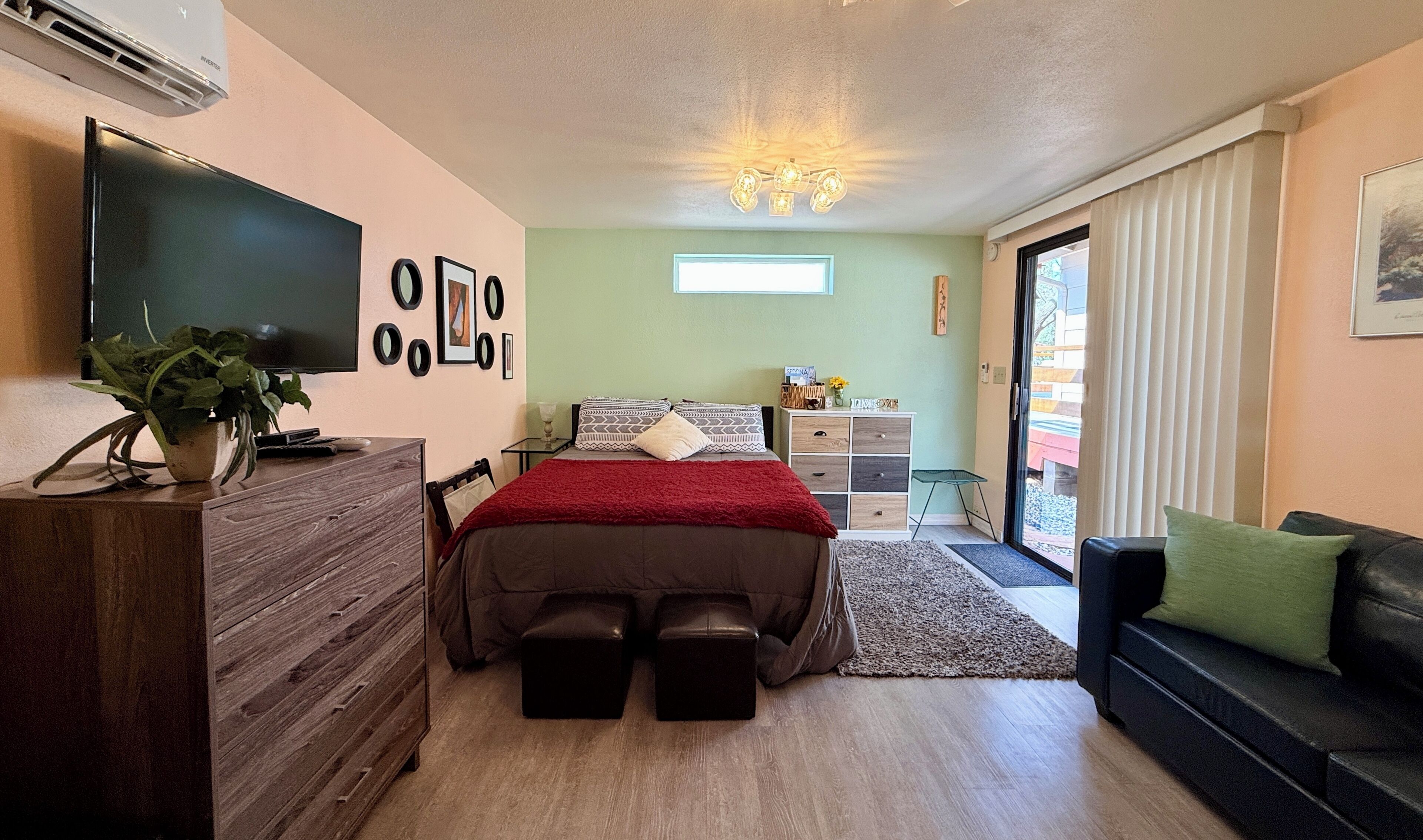 1 habitación, tabla de planchar con plancha, wifi gratis y ropa de cama 