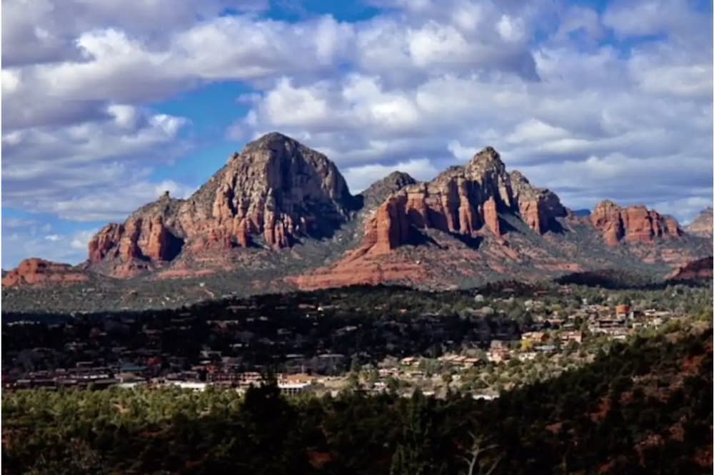 A Beautiful Cozy Cottage in West Sedona