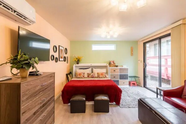 1 slaapkamer, een strijkplank/strijkijzer, gratis wifi, beddengoed