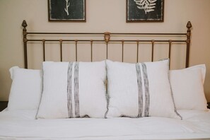 3 makuuhuonetta, työpöytä, silitysrauta/-lauta, ilmainen Wi-Fi