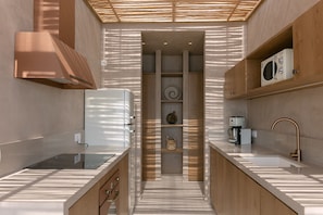 Frigorifero, microonde, forno, lavastoviglie