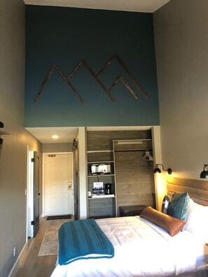 1 bedroom, iron/ironing board, free WiFi, bed sheets - New Double Queen Hotel Room w/pools and minutes from Winter Park/Grand Lake (Granby)