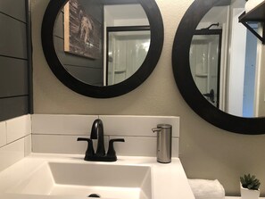Shower, hair dryer, towels, soap - New Double Queen Hotel Room w/pools and minutes from Winter Park/Grand Lake (Granby)