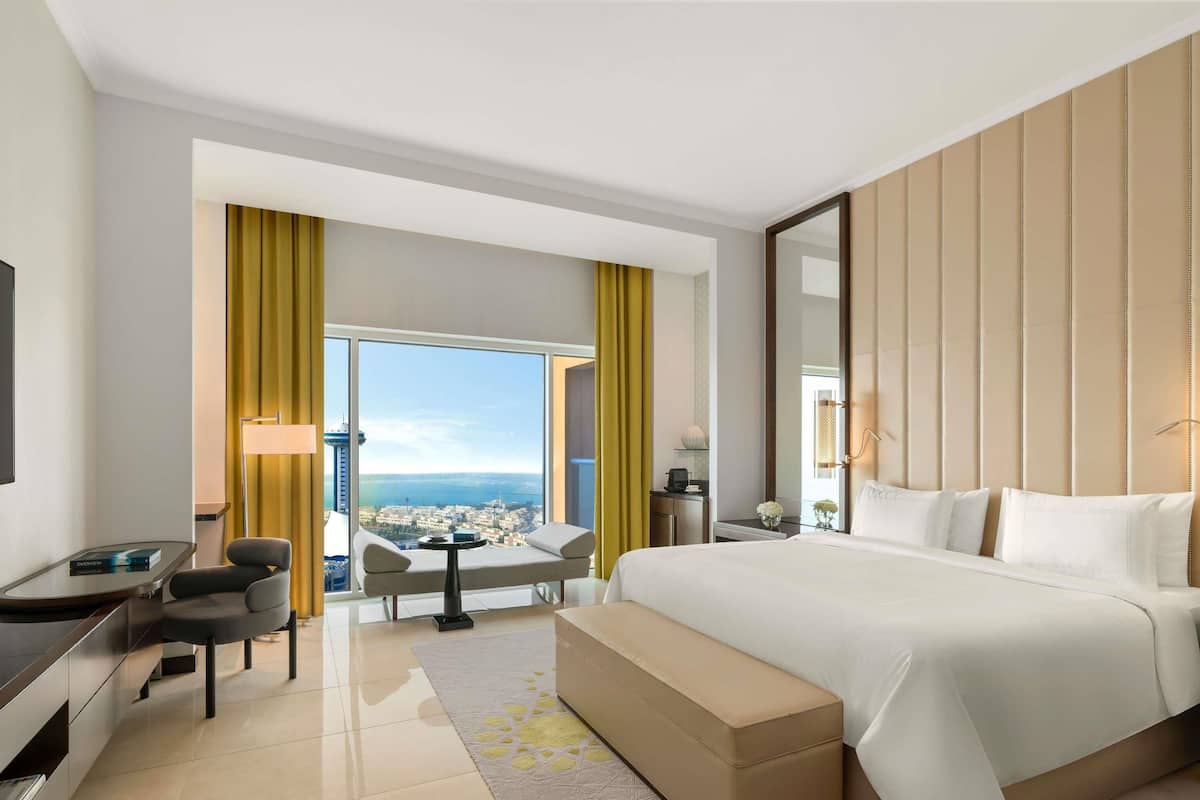 Premium bedding, minibar, in-room safe, desk