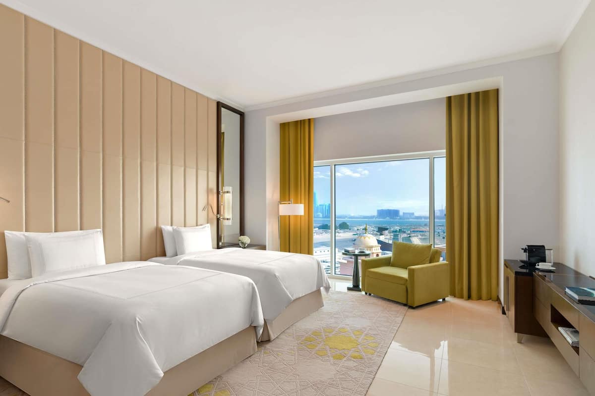 Literie de qualité, minibar, coffre-fort, bureau