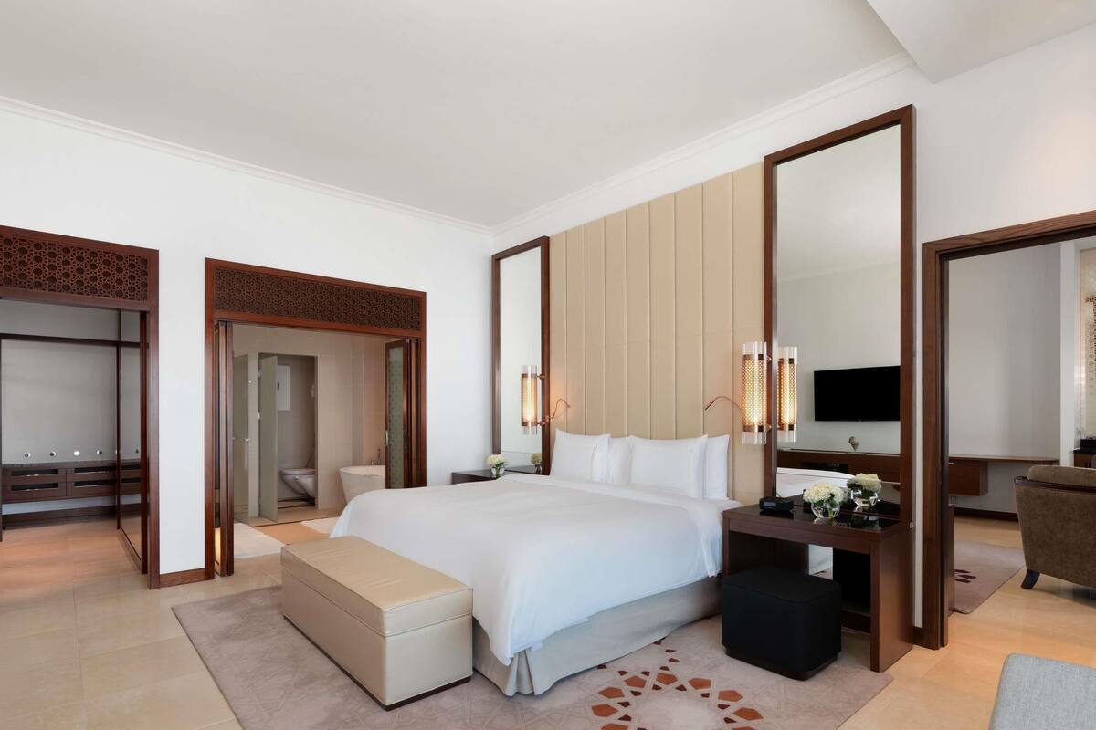 Premium bedding, minibar, in-room safe, desk