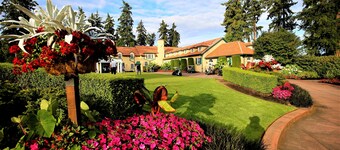 Lake View New Guest Suite in Golf Course w/ King Bed