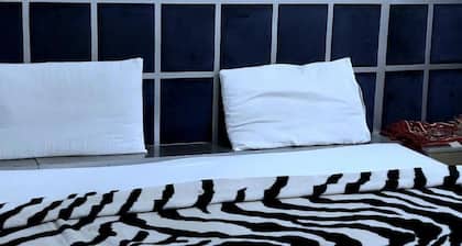 Hotel Serina Inn