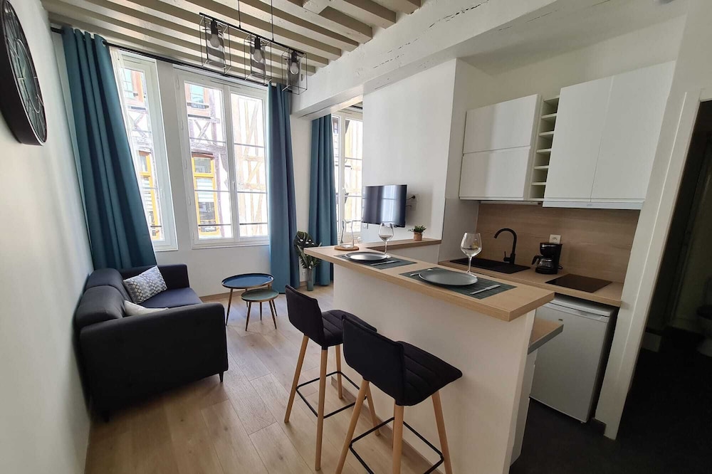 Charming apartment, near the old market square, Rouen pedestrian hypercentre
