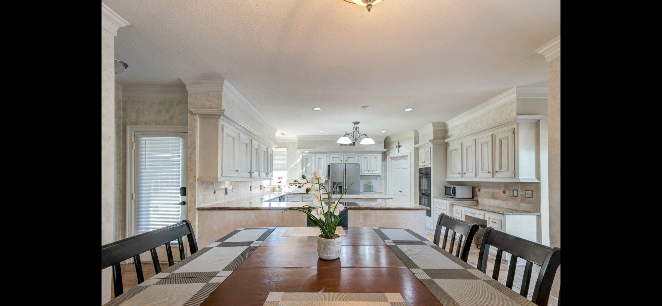 Pool & Spa! Spacious & Serene 4,600 Sqft. Sleeps13; Spring, TX