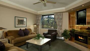 Télévision, cheminée