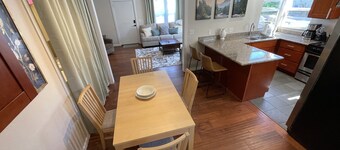 Spruce Cottage Bright 3 Bedroom 2 Bath near Henderson Center. Master suite.