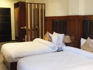 Deluxe Suite - Humming Bird Resort and Executive Suites (Abbottabad)