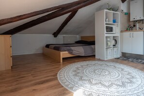 1 Schlafzimmer, Schreibtisch, Bügeleisen/Bügelbrett, kostenloses WLAN