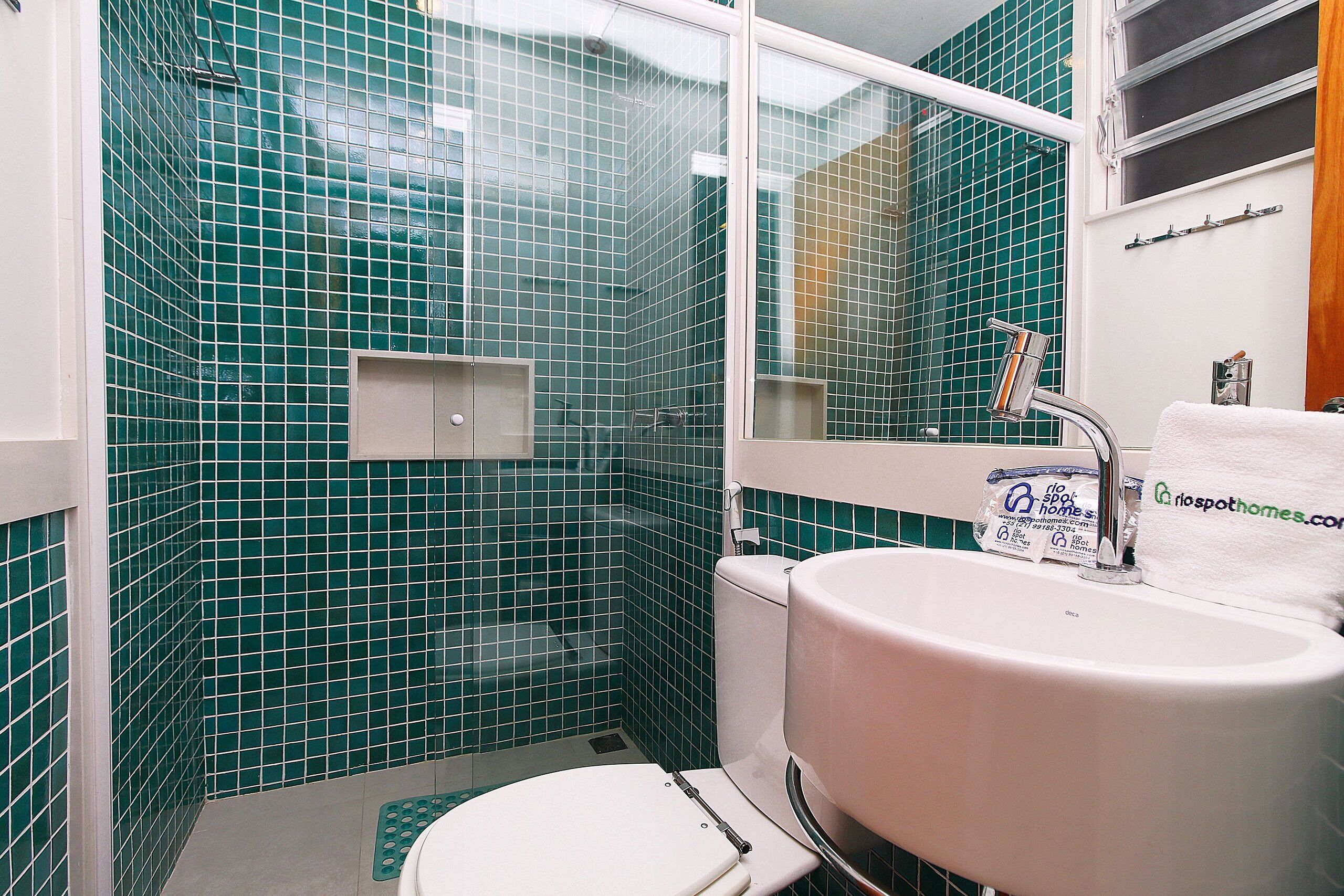 Executive Quadruple Room | Bathroom | Hair dryer, bathrobes, towels, soap