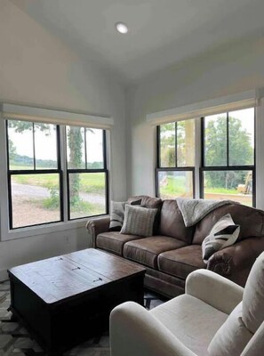 Smart TV, fireplace, DVD player