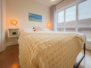 2 bedrooms, iron/ironing board, free WiFi, bed sheets - NEW*2BR-gym*rooftop terrace*wifi (Montreal)