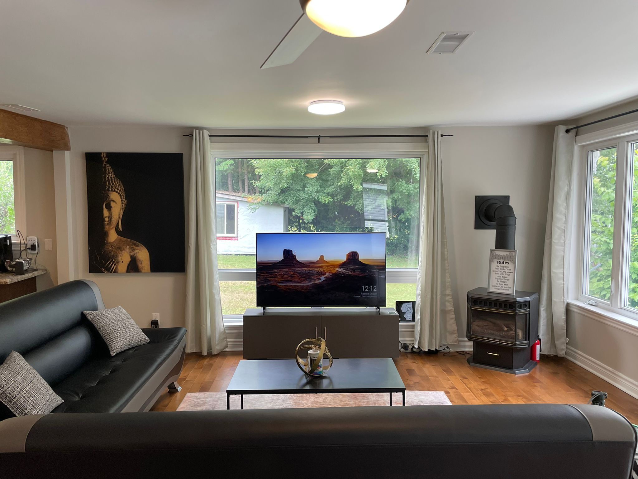 Cozy Riverfront Cottage by Rideau River