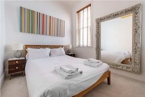 2 bedrooms, desk, iron/ironing board, free WiFi