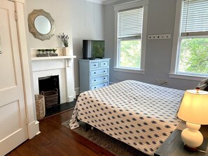 2 chambres, fer et planche à repasser, Wi-Fi, draps fournis