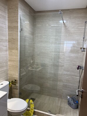 淋浴設備、提供毛巾