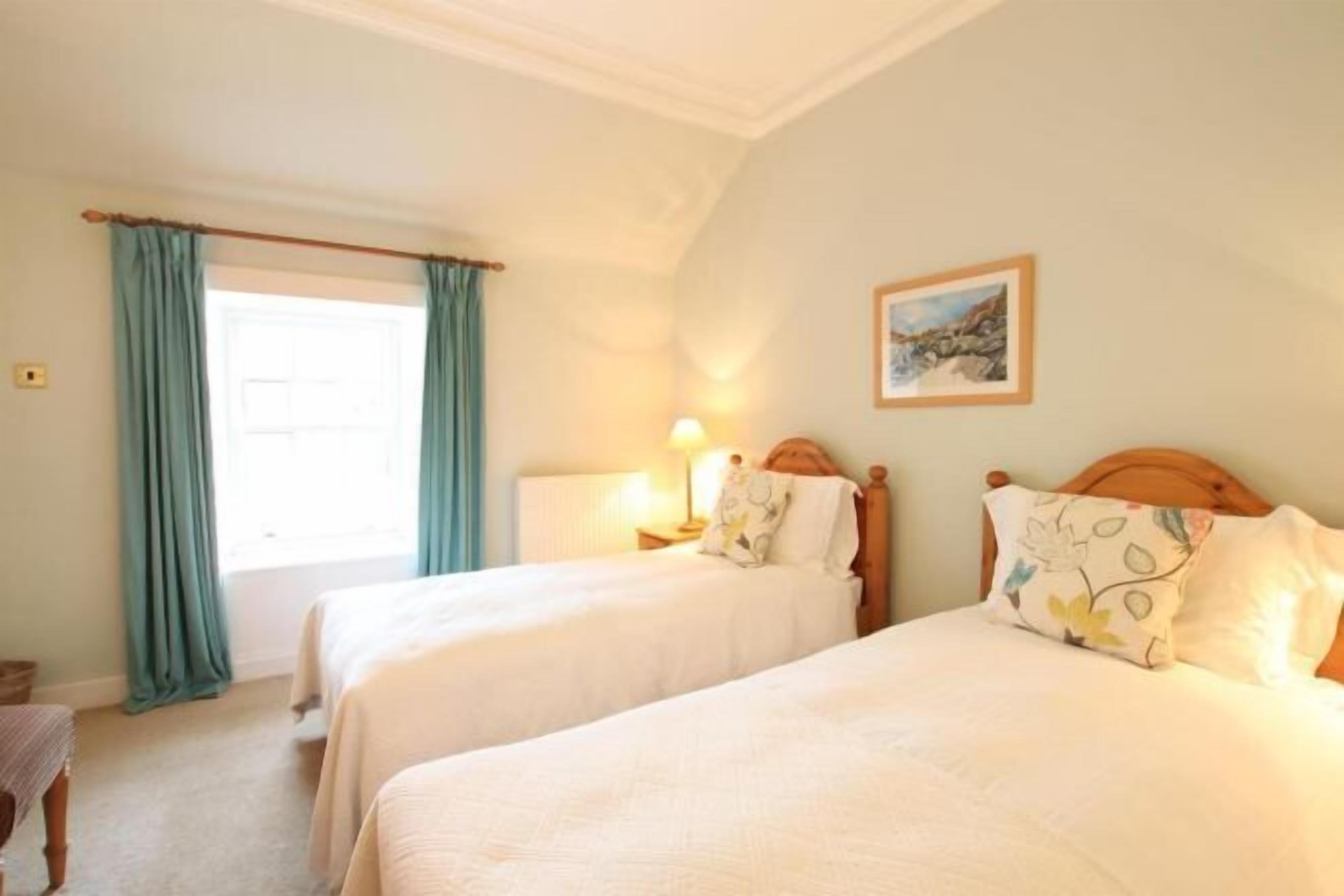 Soundproofing, free WiFi, bed sheets