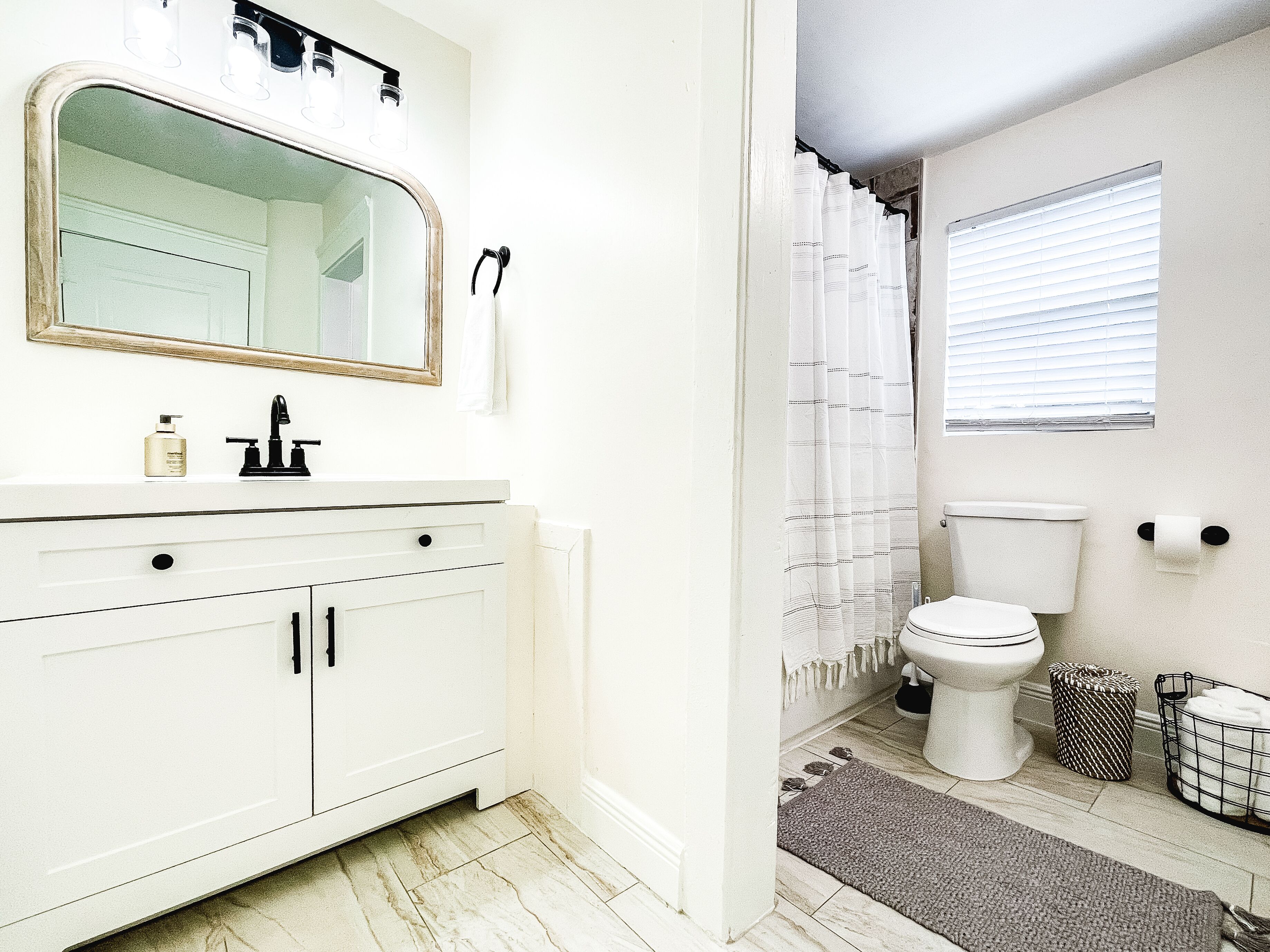 Unit C - Coastal Boho Apt in Charming Beach Town 